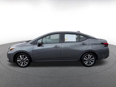 Used 2025 Nissan Versa SV image 8
