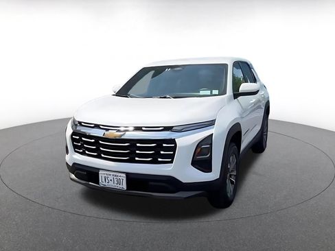 Used 2025 Chevrolet Equinox LT FWD image 7