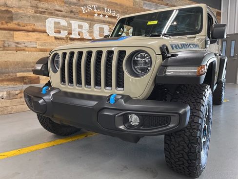 Used 2022 Jeep Wrangler Unlimited Rubicon 4xe w/ Cold Weather Group image 38