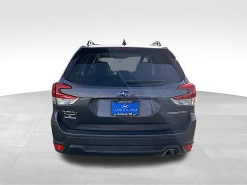 Used 2022 Subaru Forester Premium image 6