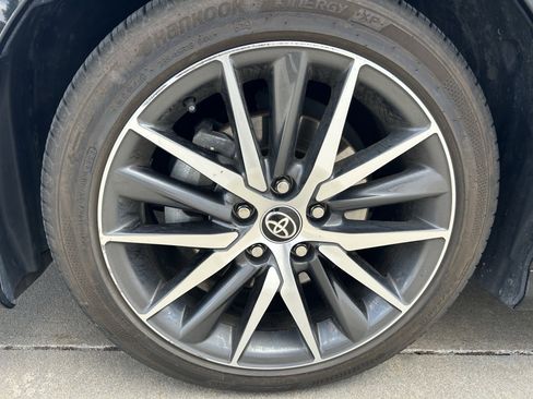 Certified 2022 Toyota Camry XLE w/ Navigation Upgrade Package image 10