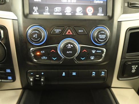 Used 2017 RAM 1500 Big Horn AWD/4WD image 30