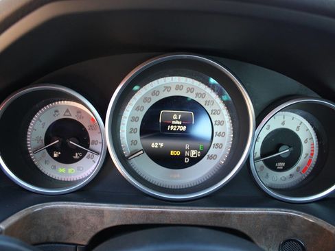 Used 2014 Mercedes-Benz E 350 E 350 Sport 4MATIC AWD 4dr Sed image 19