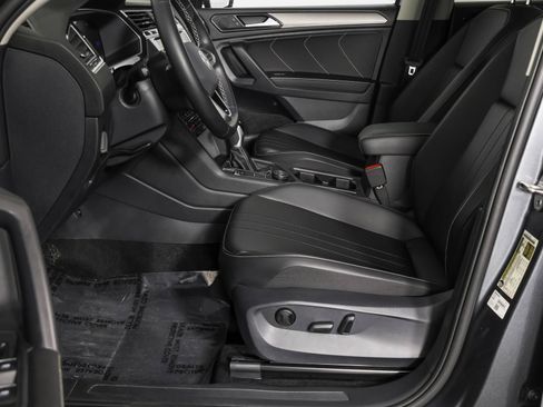 Certified 2024 Volkswagen Tiguan SE AWD/4WD image 23