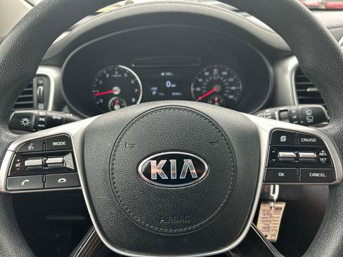 Used 2020 Kia Sorento AWD V6 image 11