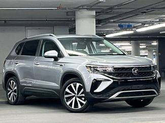 Used 2022 Volkswagen Taos SE video 2