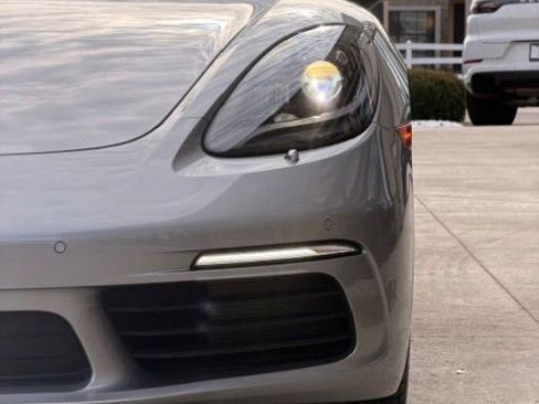 Used 2024 Porsche 718 Cayman image 13