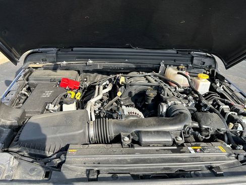 Used 2023 Jeep Gladiator Sport AWD/4WD image 25