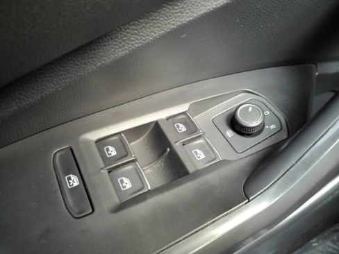 Used 2022 Volkswagen Jetta SEL FWD image 35