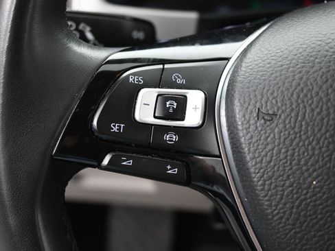 Used 2019 Volkswagen Atlas SEL R-Line FWD image 14