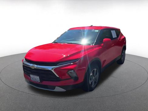 Used 2026 Chevrolet Blazer LT FWD image 6