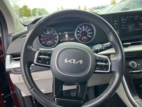 Certified 2024 Kia Carnival LX image 14