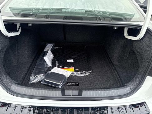 New 2026 Volkswagen Jetta SE image 4