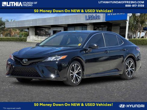Used 2020 Toyota Camry SE w/ Carpet Mat Package FWD image 1