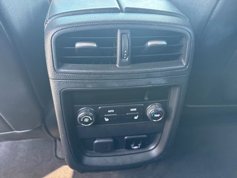 Used 2017 Buick Envision Essence image 23