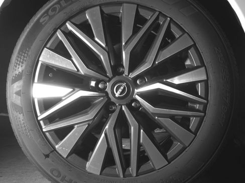 Used 2025 Nissan Altima 2.5 SV FWD image 18