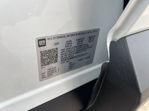 New 2026 Chevrolet Equinox EV LT image 34