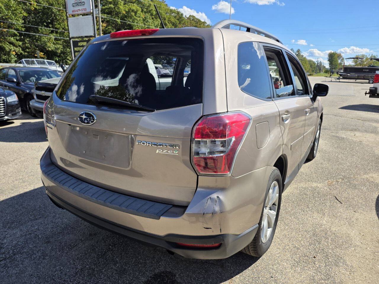 Used 2014 Subaru Forester 2.5i Premium w/ All-Weather Package AWD/4WD image 10