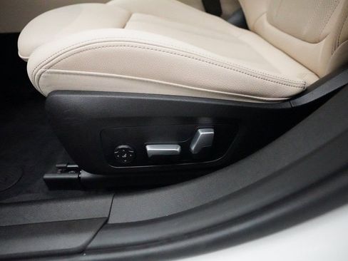 Used 2023 BMW 330e xDrive w/ Driving Assistance Package AWD/4WD image 28