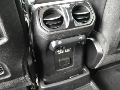Used 2018 Jeep Wrangler Unlimited Rubicon image 28