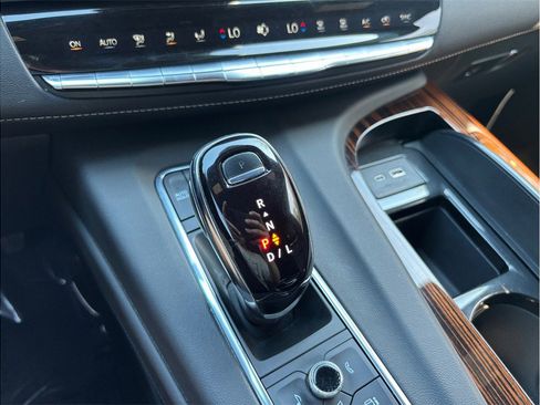 Used 2022 Cadillac Escalade ESV Luxury RWD image 40