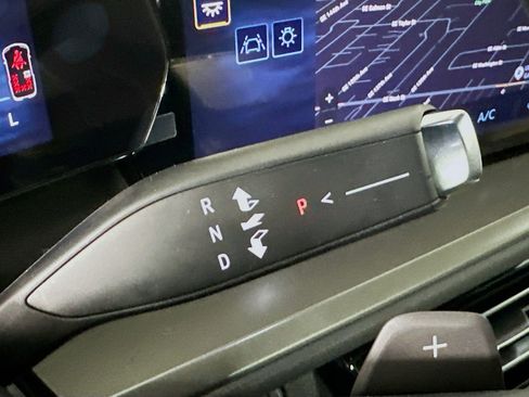 New 2026 Chevrolet Traverse LT image 17