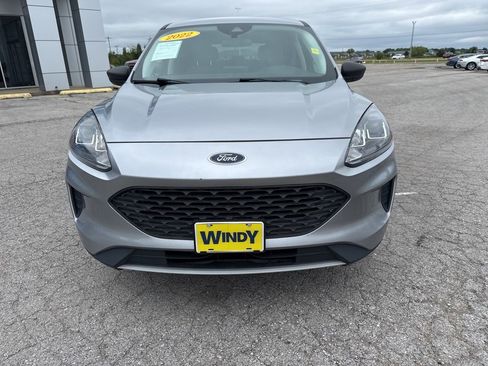 Used 2022 Ford Escape SE image 2