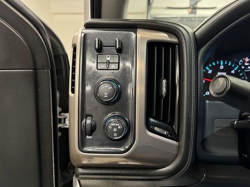 Used 2018 GMC Sierra 2500 Denali image 37