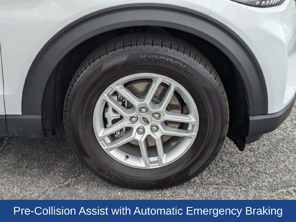 Certified 2026 Ford Explorer Active RWD image 11