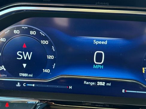 Used 2024 Chevrolet Silverado 3500 LT w/ Convenience Package image 16