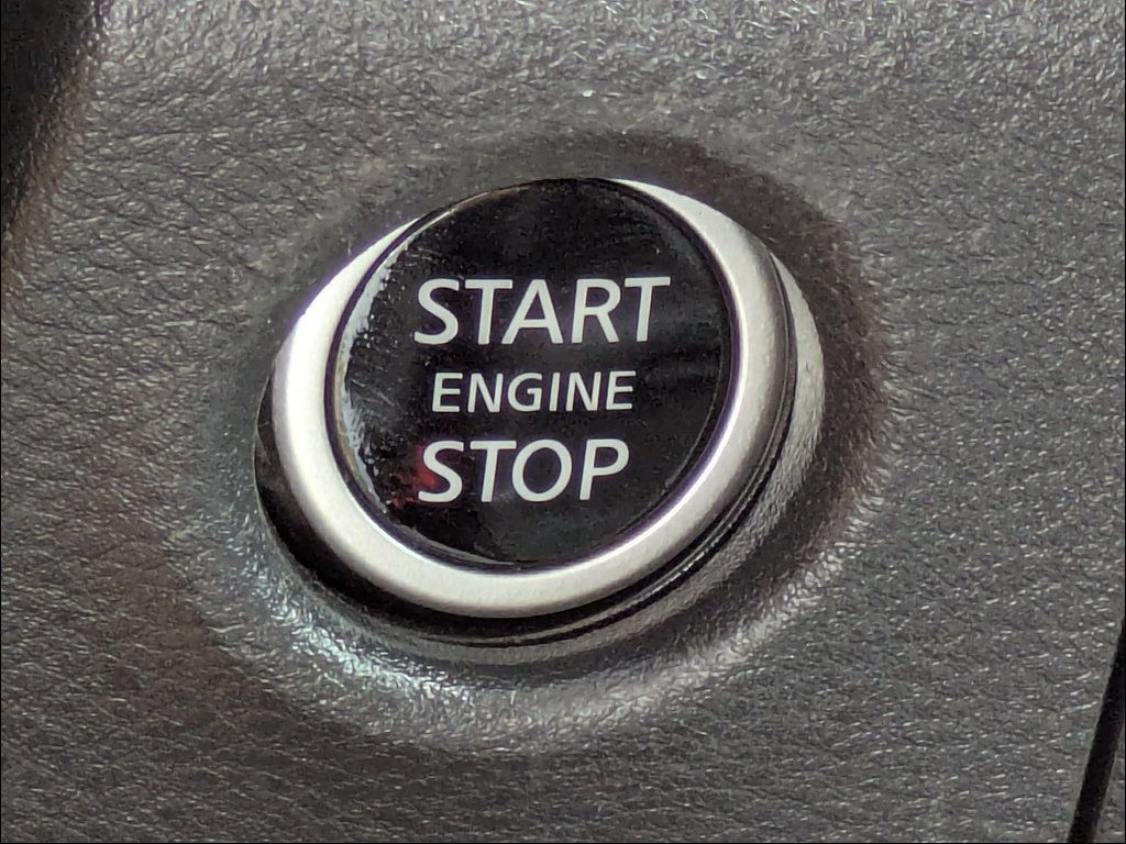 Used 2024 Nissan Frontier SV w/ Technology Package RWD image 30