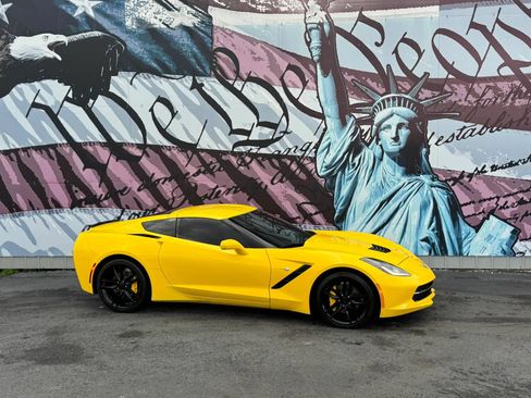 Used 2019 Chevrolet Corvette Stingray Coupe w/ 1LT RWD image 20
