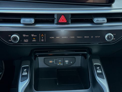 New 2025 Kia Sorento EX w/ EX Panoramic Sunroof Package image 24