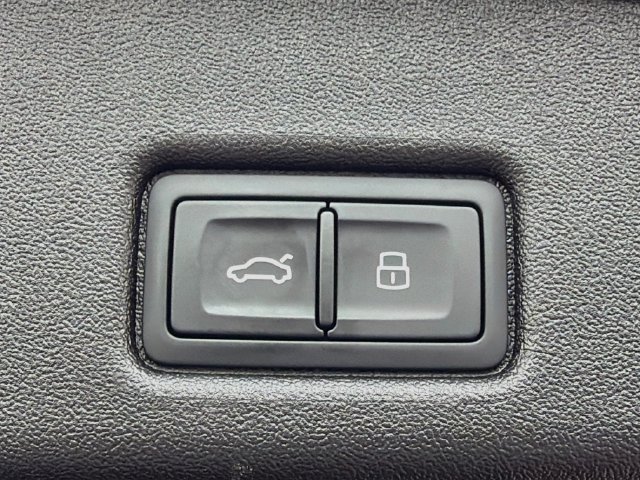 Used 2025 Audi Q5 Premium AWD/4WD image 10