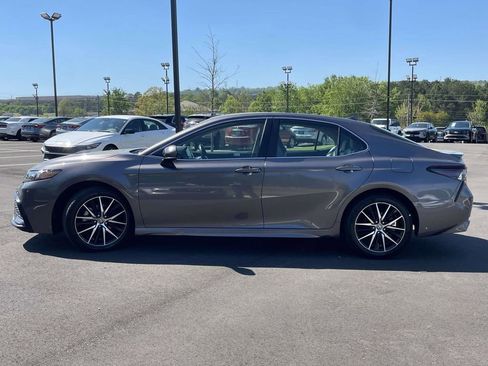 Used 2023 Toyota Camry SE w/ Convenience Package FWD image 6