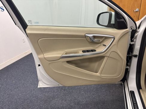 Used 2013 Volvo S60 T5 AWD/4WD image 5