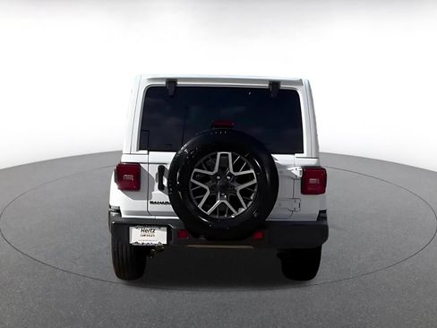 Used 2025 Jeep Wrangler Unlimited Sahara AWD/4WD image 12