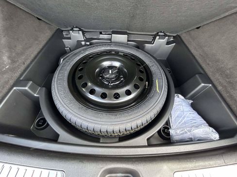 Used 2025 Cadillac XT4 Premium Luxury FWD image 17