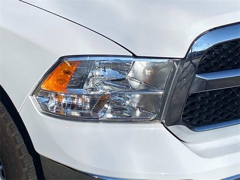 Used 2020 RAM 1500 Classic SLT w/ Luxury Group image 4