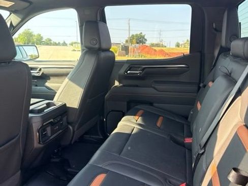 Used 2025 GMC Sierra 1500 AT4 AWD/4WD image 7