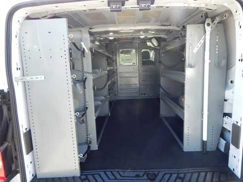 Used 2022 Ford Transit 250 Low Roof image 3