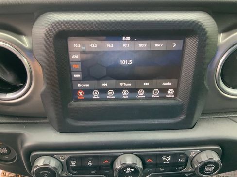 Used 2021 Jeep Wrangler Unlimited Sahara w/ Cold Weather Group AWD/4WD image 17