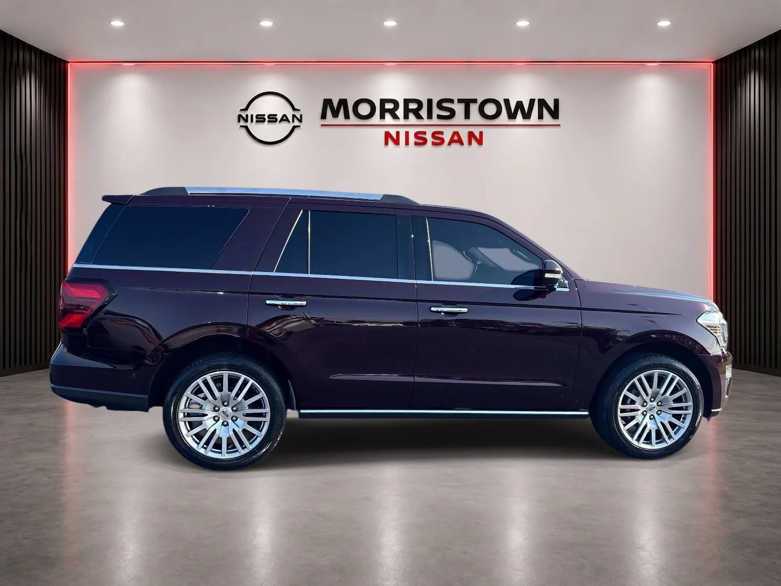 Used 2024 Ford Expedition Limited RWD image 2