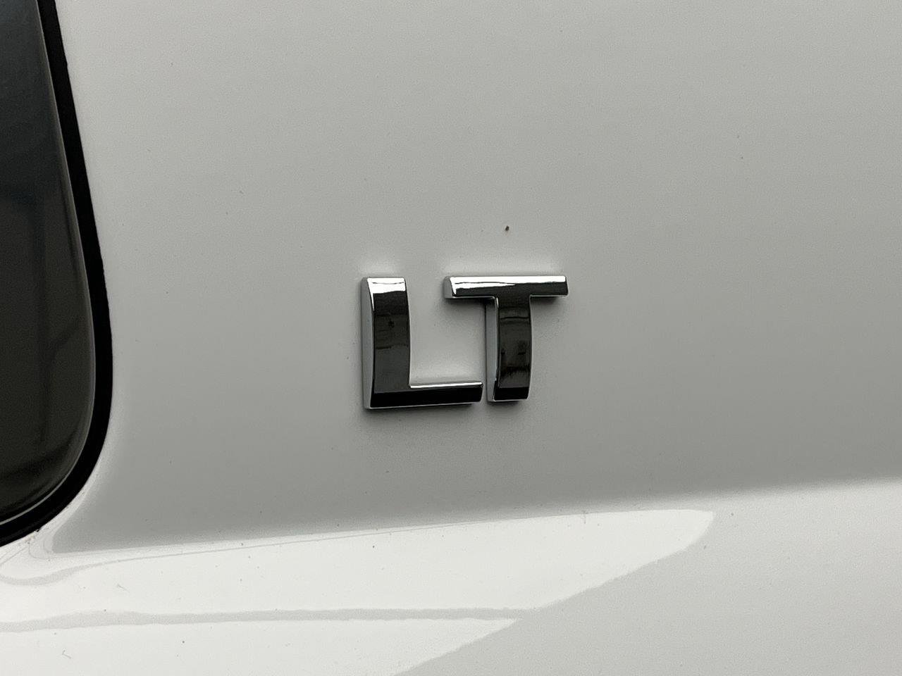 Used 2020 Chevrolet Suburban LT AWD/4WD image 31