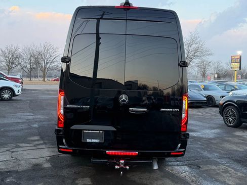 Used 2021 Mercedes-Benz Sprinter 3500 w/ Comfort Plus Package image 11