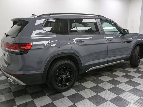 Certified 2025 Volkswagen Atlas Peak Edition SE AWD/4WD image 11