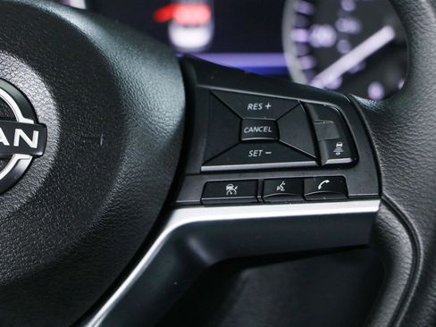 Used 2025 Nissan Sentra SV FWD image 14
