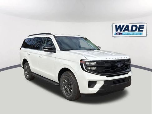 New 2026 Ford Expedition Active RWD image 3