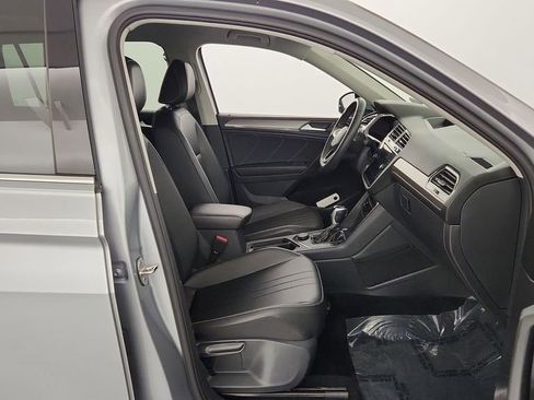 Used 2022 Volkswagen Tiguan SE AWD/4WD image 28