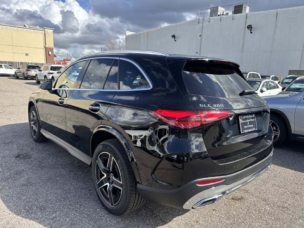 Used 2026 Mercedes-Benz GLC 300 4MATIC image 3